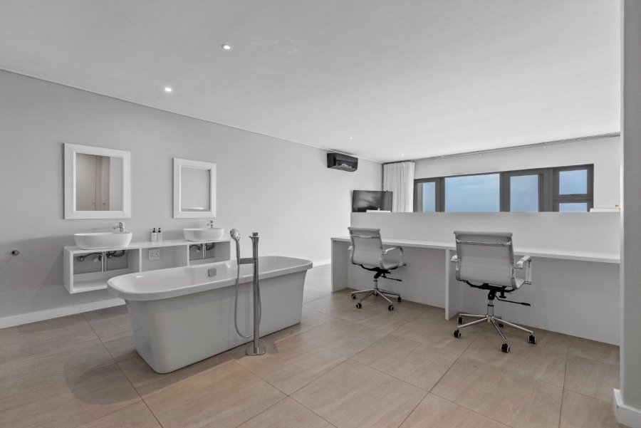 10 Bedroom Property for Sale in Camps Bay Western Cape